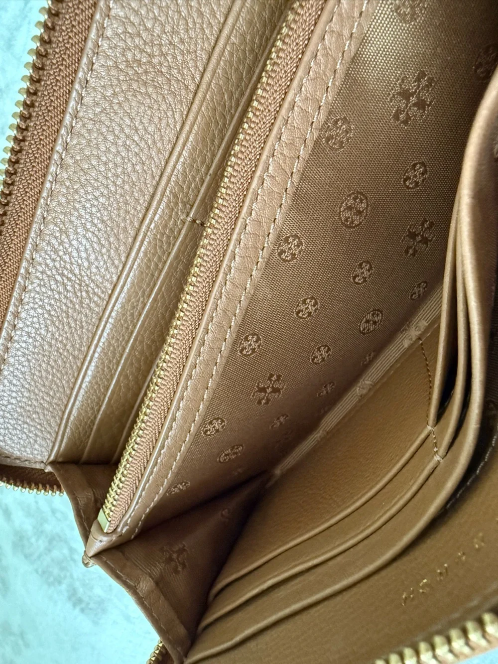 Tory Burch Britten Tan Leather Zip Continental Wallet   with Gold Logo